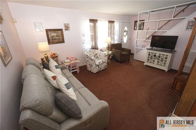 22 Lowell Street, Iselin, NJ 08830