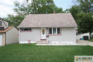22 Lowell Street, Iselin, NJ 08830
