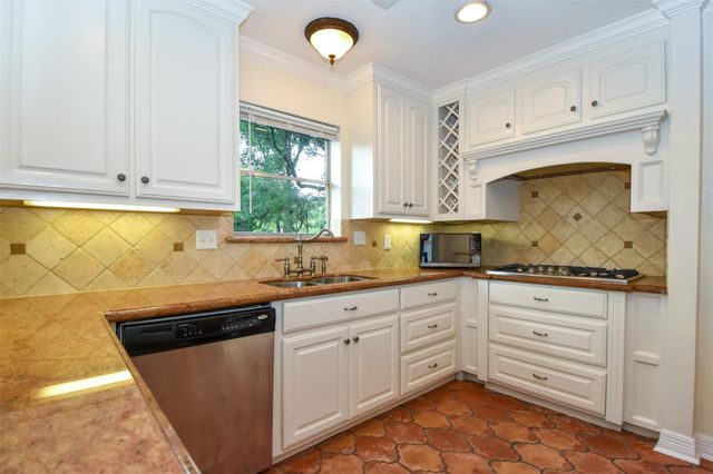 18603 Point Lookout Drive, Houston, TX 77058