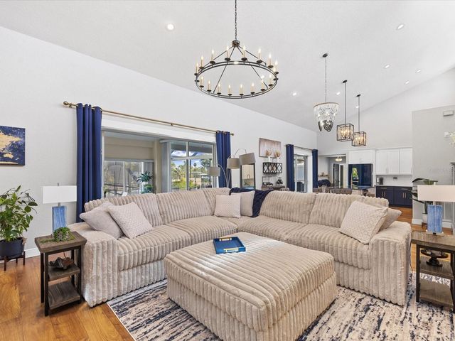 617 KINGSTON COURT, Apollo Beach, FL 33572