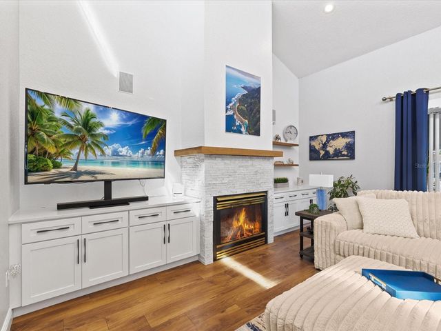 617 KINGSTON COURT, Apollo Beach, FL 33572