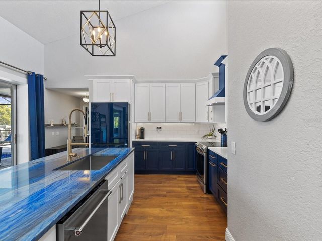 617 KINGSTON COURT, Apollo Beach, FL 33572