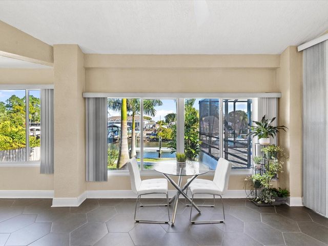 617 KINGSTON COURT, Apollo Beach, FL 33572