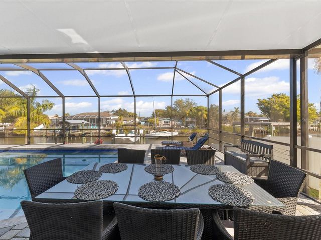 617 KINGSTON COURT, Apollo Beach, FL 33572