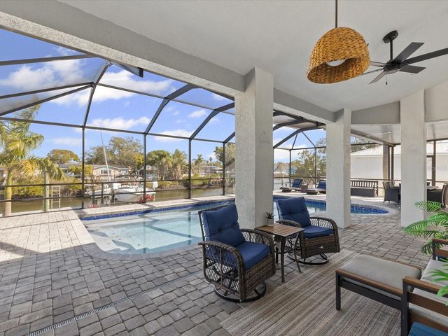 617 KINGSTON COURT, Apollo Beach, FL 33572