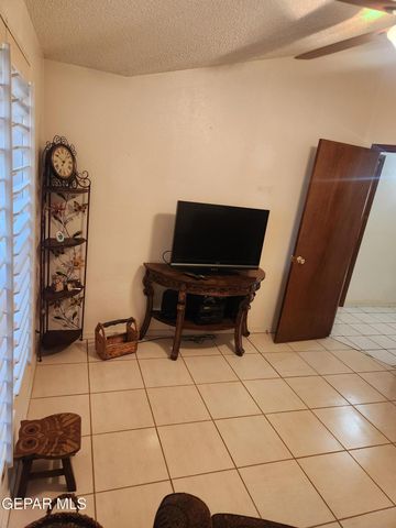 1431 LOST PINES Lane, El Paso, TX 79936