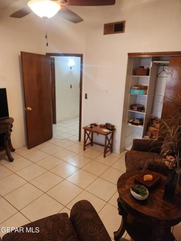 1431 LOST PINES Lane, El Paso, TX 79936