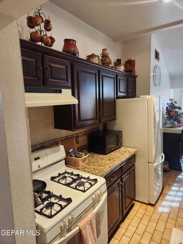 1431 LOST PINES Lane, El Paso, TX 79936