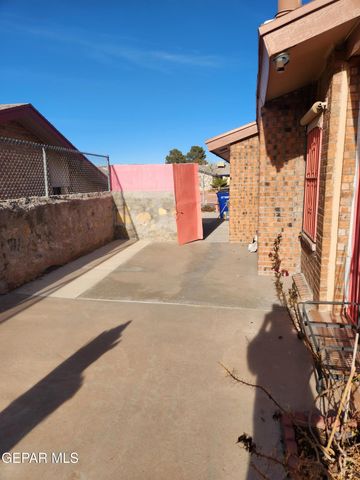 1431 LOST PINES Lane, El Paso, TX 79936