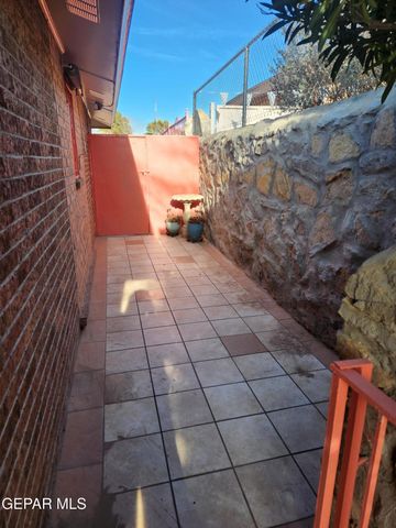 1431 LOST PINES Lane, El Paso, TX 79936