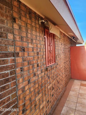 1431 LOST PINES Lane, El Paso, TX 79936