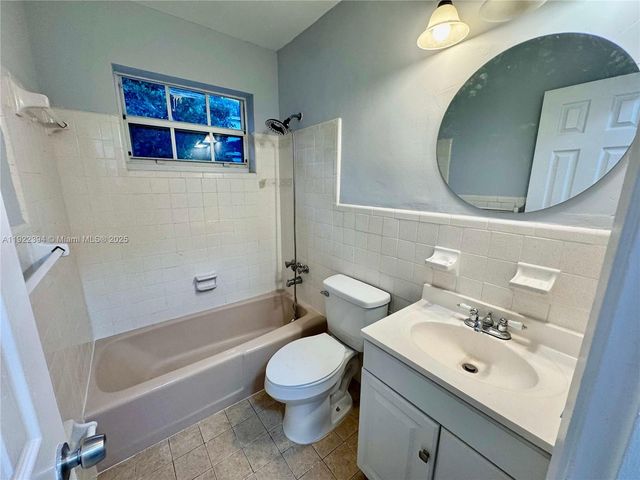 1529 SW 22nd St 2, Fort Lauderdale, FL 33315