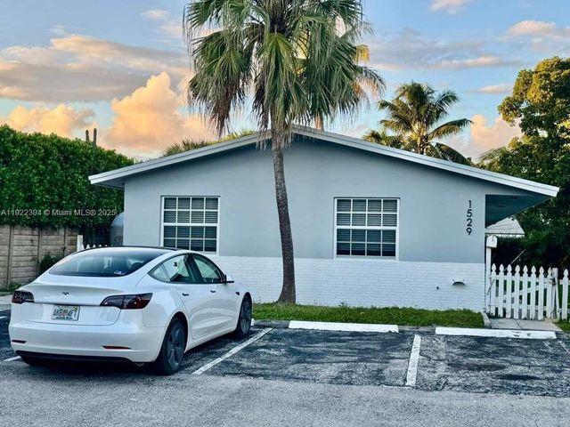 1529 SW 22nd St 2, Fort Lauderdale, FL 33315