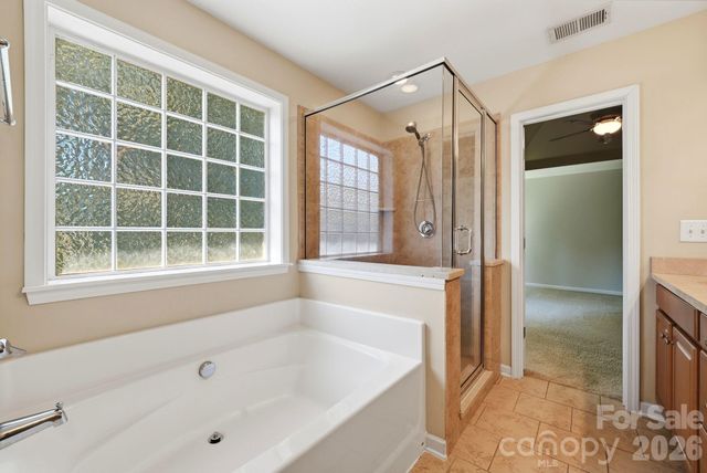 2978 NW Deep Cove Drive NW, Concord, NC 28027