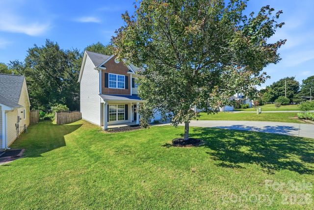 2978 NW Deep Cove Drive NW, Concord, NC 28027