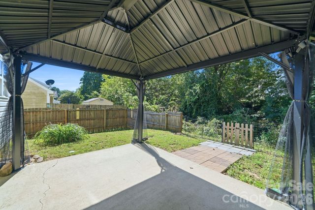2978 NW Deep Cove Drive NW, Concord, NC 28027
