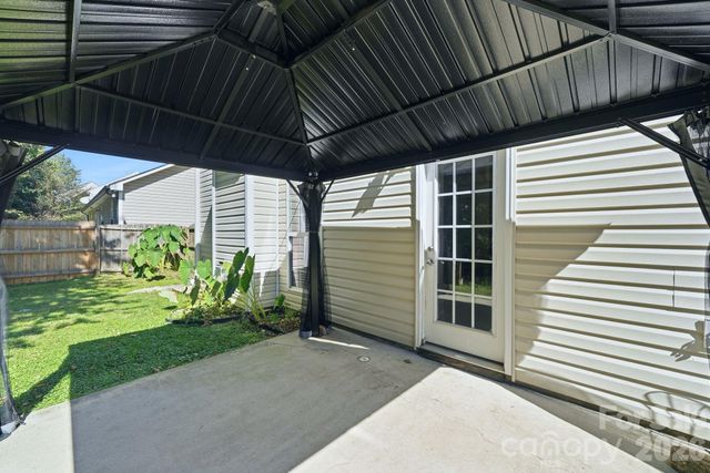 2978 NW Deep Cove Drive NW, Concord, NC 28027