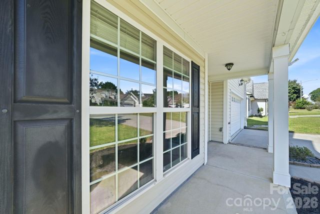2978 NW Deep Cove Drive NW, Concord, NC 28027