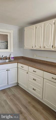 140 CLEVELAND AVE, Trenton, NJ 08609