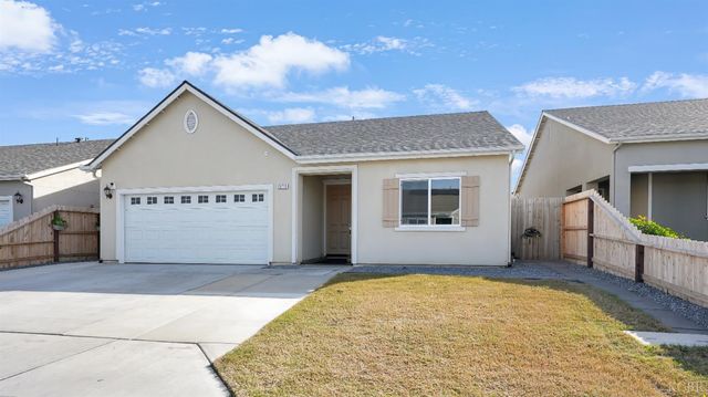 13713 Crocus Way, Armona, CA 93202
