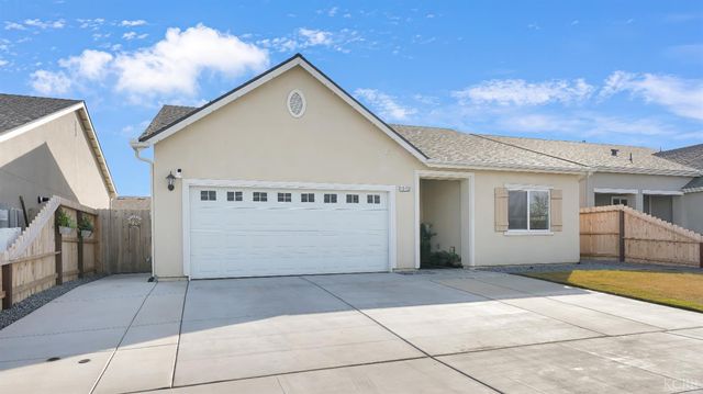 13713 Crocus Way, Armona, CA 93202