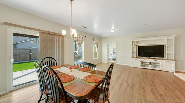 13713 Crocus Way, Armona, CA 93202