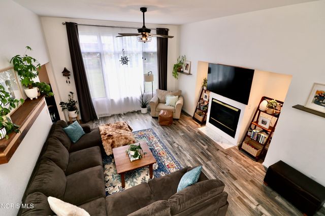 7155 E Lake Court, Perrysburg, OH 43551