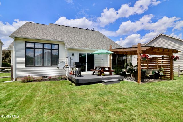 7155 E Lake Court, Perrysburg, OH 43551