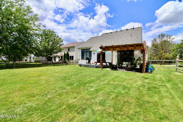 7155 E Lake Court, Perrysburg, OH 43551