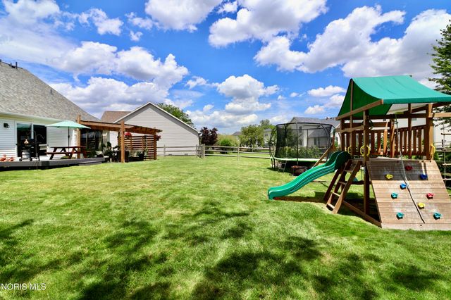 7155 E Lake Court, Perrysburg, OH 43551