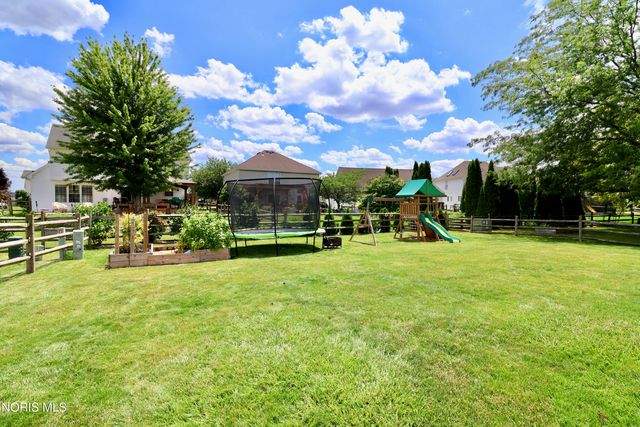 7155 E Lake Court, Perrysburg, OH 43551