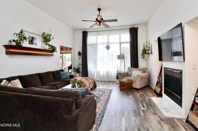 7155 E Lake Court, Perrysburg, OH 43551