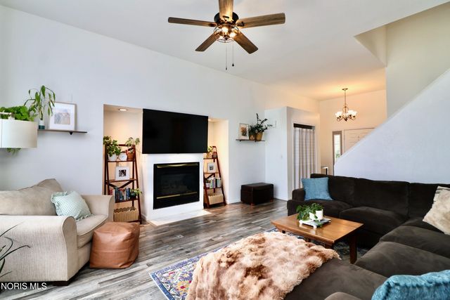 7155 E Lake Court, Perrysburg, OH 43551
