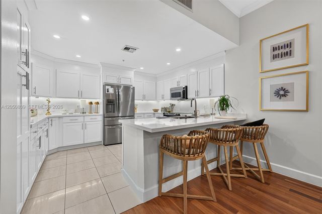 8390 SW 72nd Avenue, Miami, FL 33143