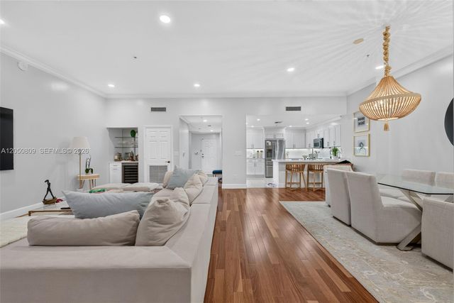 8390 SW 72nd Avenue, Miami, FL 33143