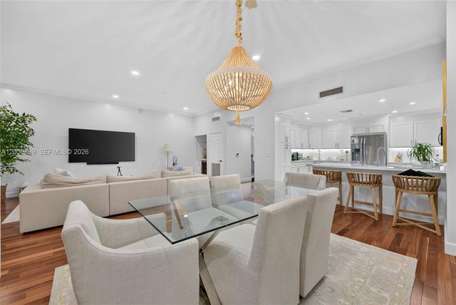 8390 SW 72nd Avenue, Miami, FL 33143