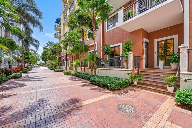 8390 SW 72nd Avenue, Miami, FL 33143