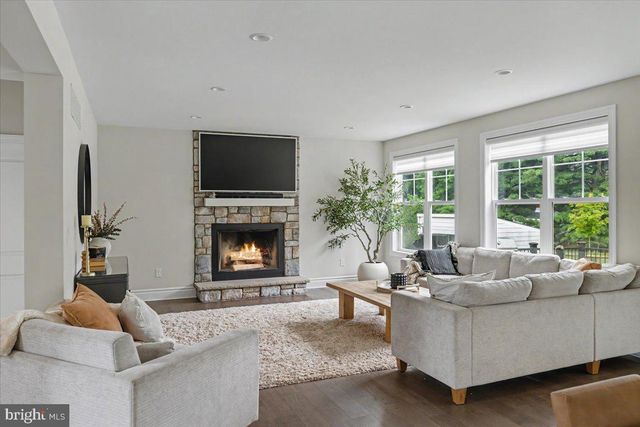 9 FOXTAIL LN, Doylestown, PA 18901