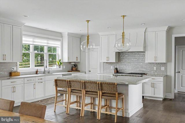 9 FOXTAIL LN, Doylestown, PA 18901