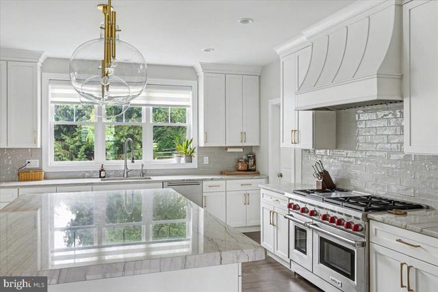 9 FOXTAIL LN, Doylestown, PA 18901
