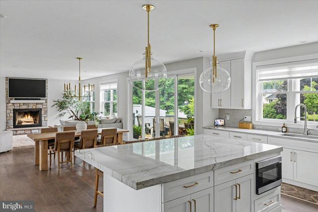 9 FOXTAIL LN, Doylestown, PA 18901