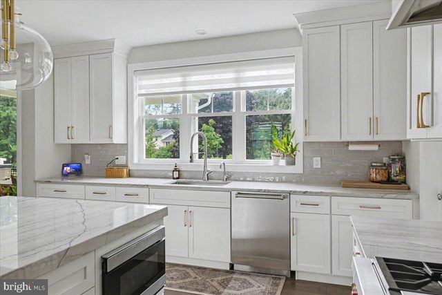 9 FOXTAIL LN, Doylestown, PA 18901