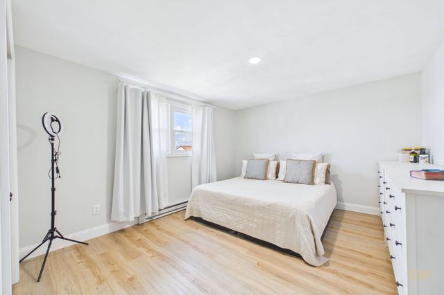 57 Stowe St, Fall River, MA 02720