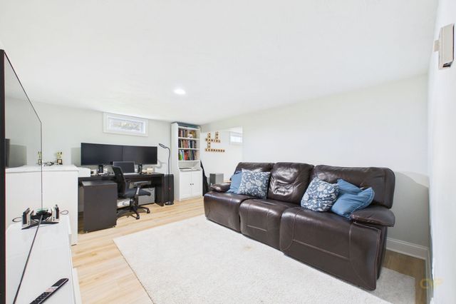 57 Stowe St, Fall River, MA 02720