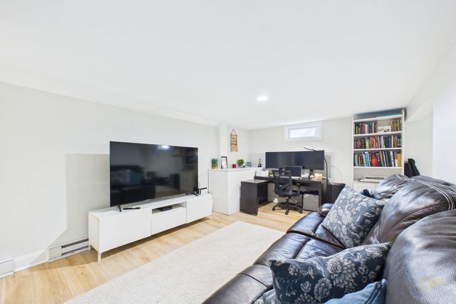 57 Stowe St, Fall River, MA 02720