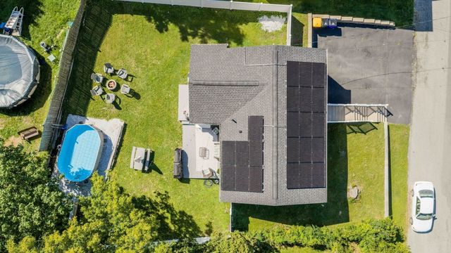 57 Stowe St, Fall River, MA 02720