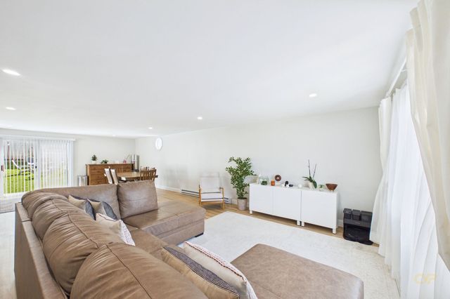 57 Stowe St, Fall River, MA 02720