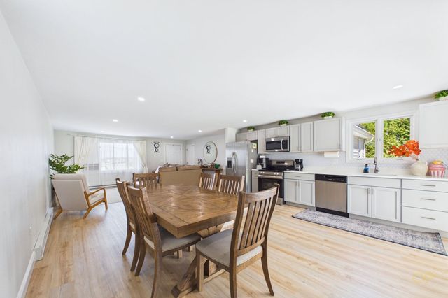 57 Stowe St, Fall River, MA 02720