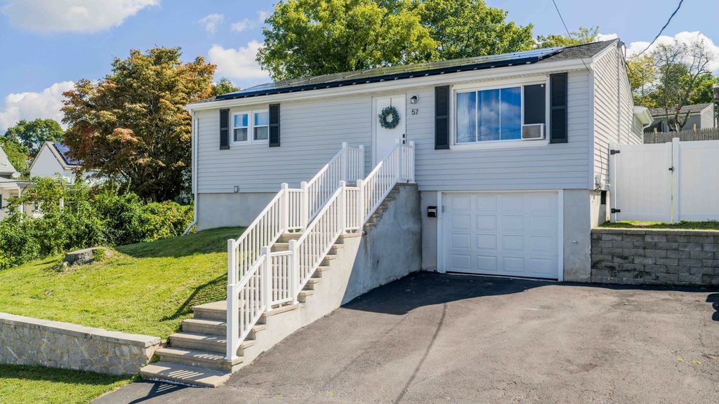 57 Stowe St, Fall River, MA 02720