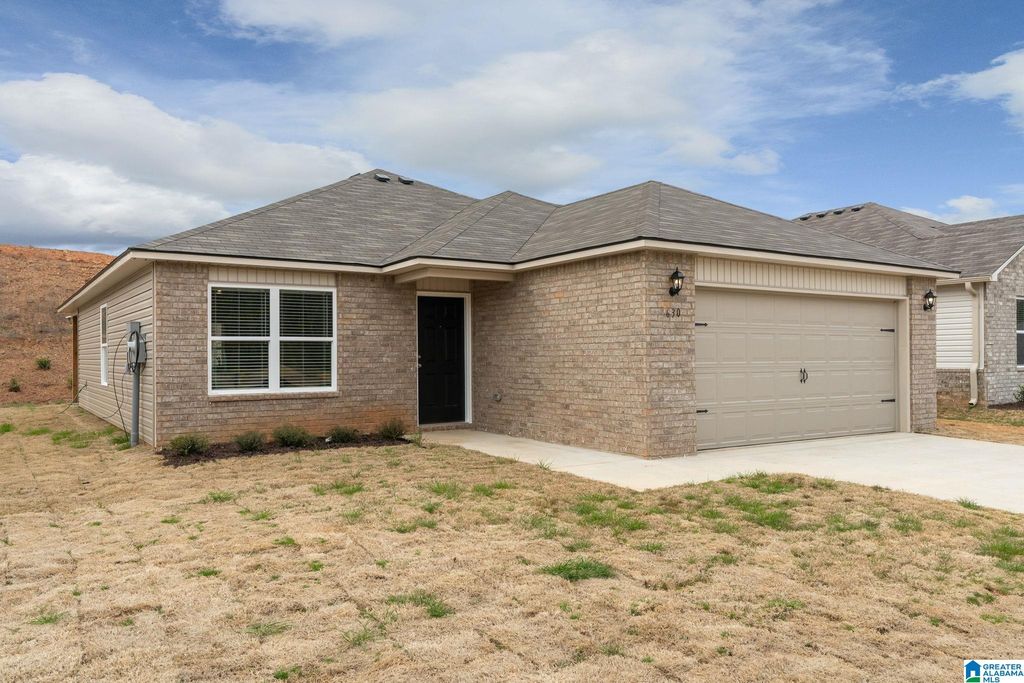 812 CAMDEN LOOP, Calera, AL 35040